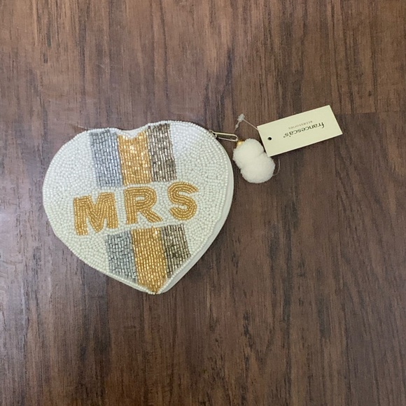 Francesca’s collections MRS heart shaped striped pouch - Picture 3 of 9